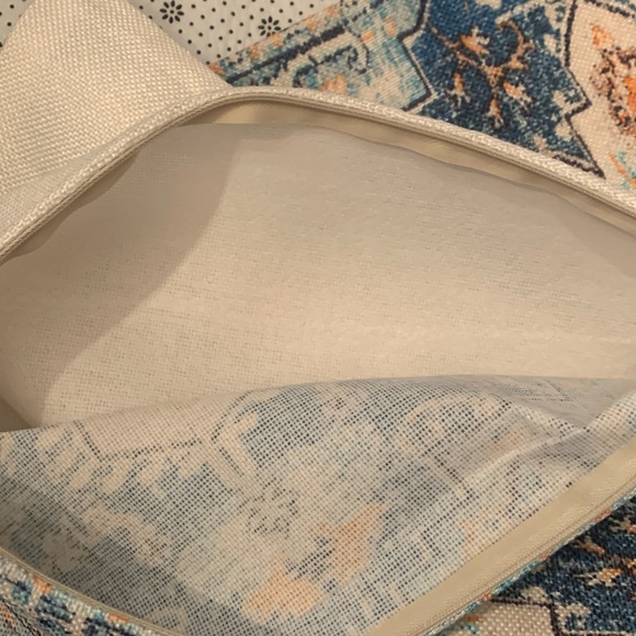 Two lightweight burlap matching pillowcases. - Picture 2 of 4